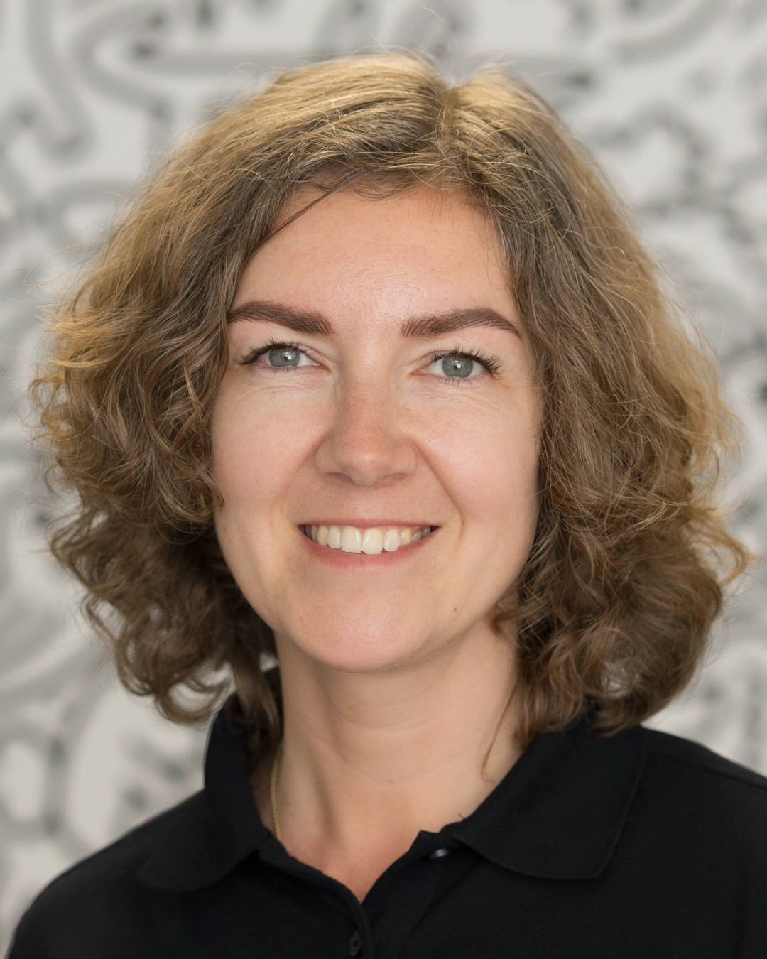 Portrait von Dr. med. Vira Yakovenko Fachärztin für Kinder- und Jugendmedizin und Ernährungsmedizin. Kinderärzte Mannheim Neckarau in der Praxisklinik Salutem Mannheim