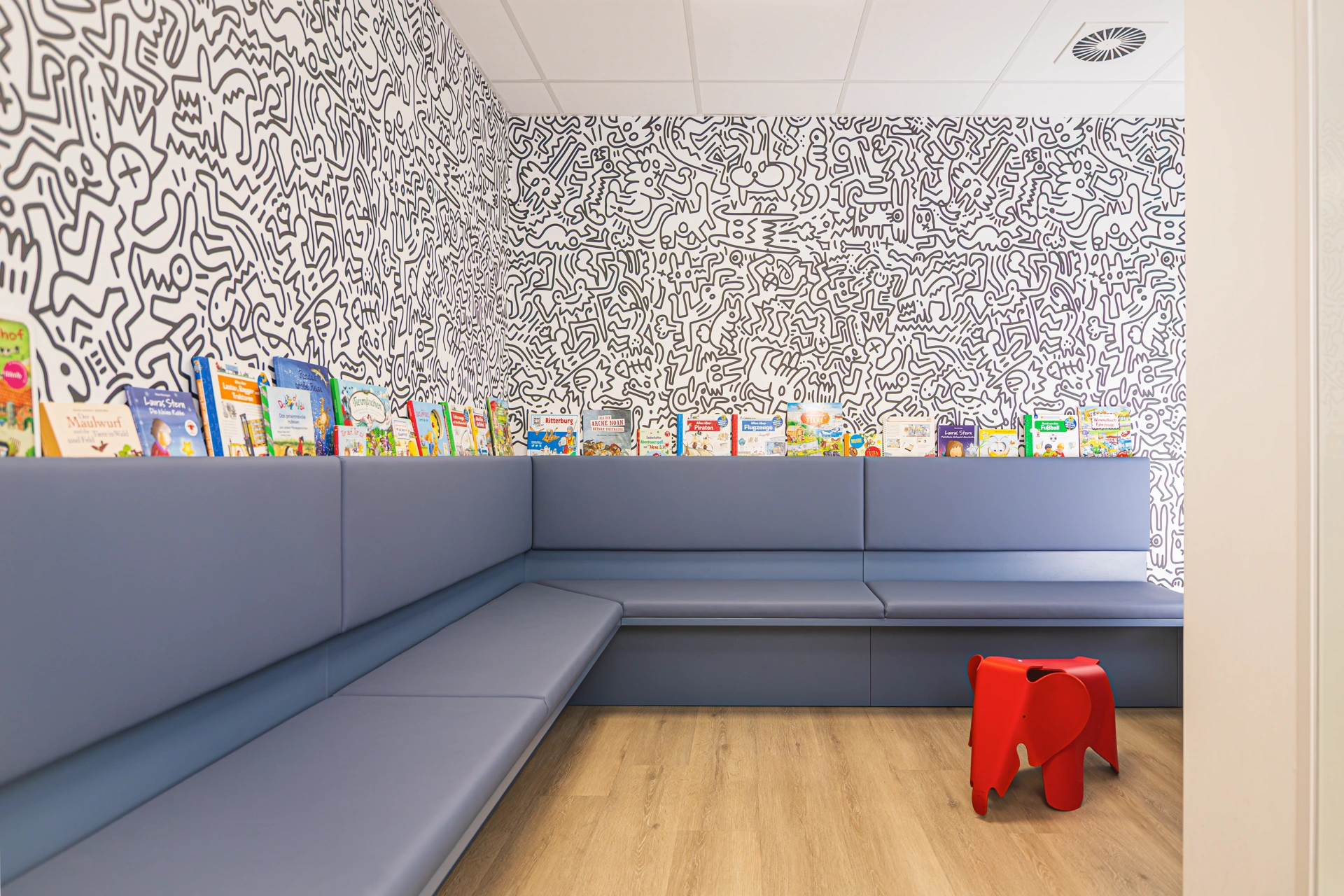 Wartezimmer der Kinderärzte Schaut und Stock in Neckarau Mannheim in der Salutem Praxisklinik